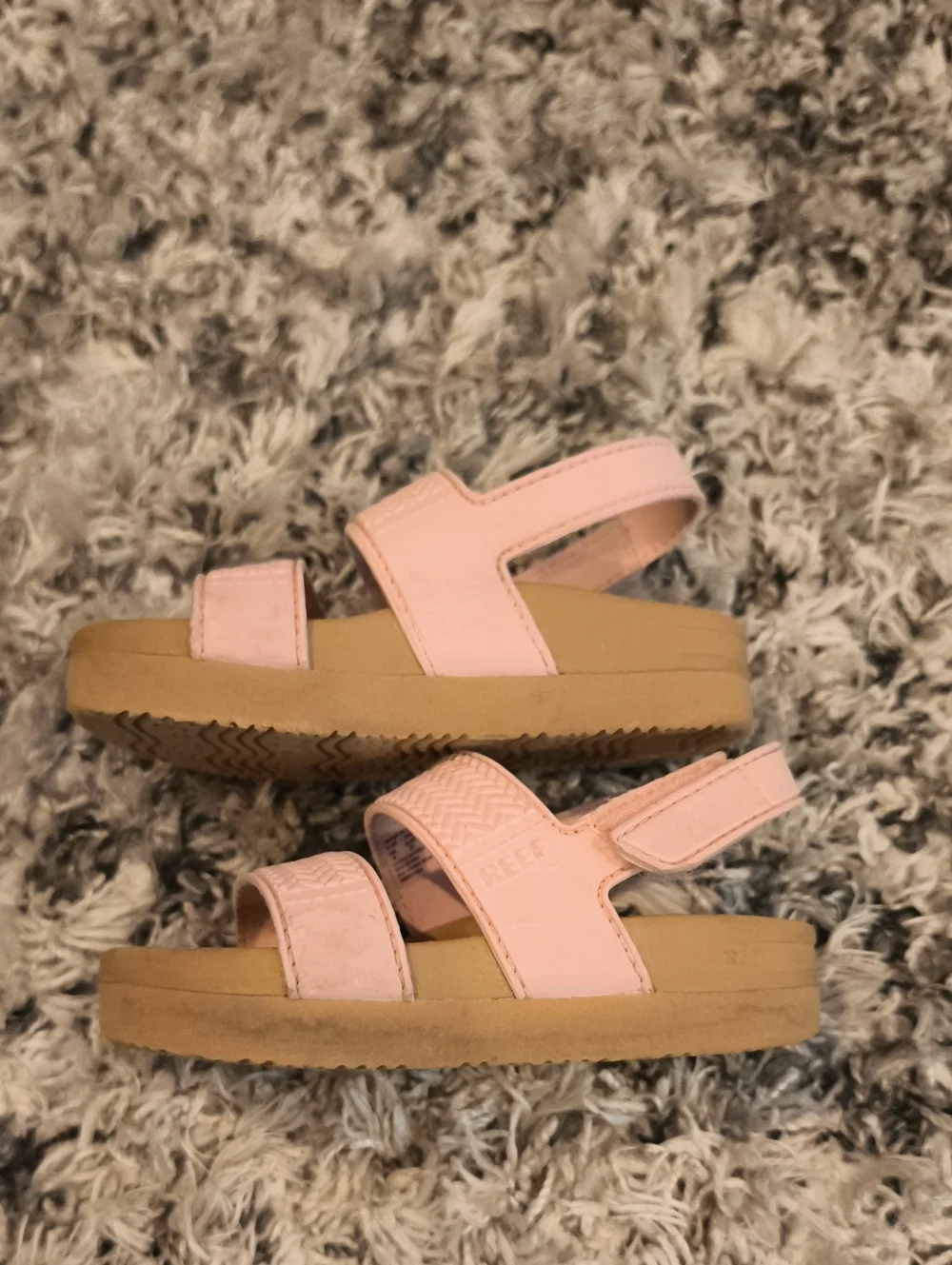 Kids Reef Pink Adjustable Strap Sandals Size 6
